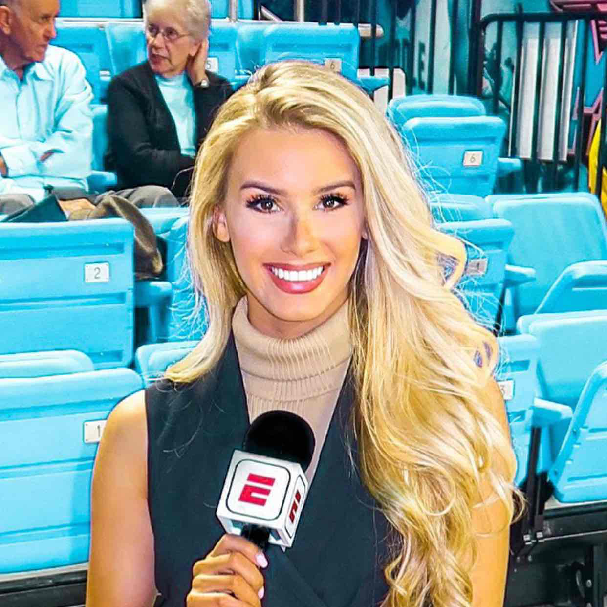 Cameo - Sara Cardona